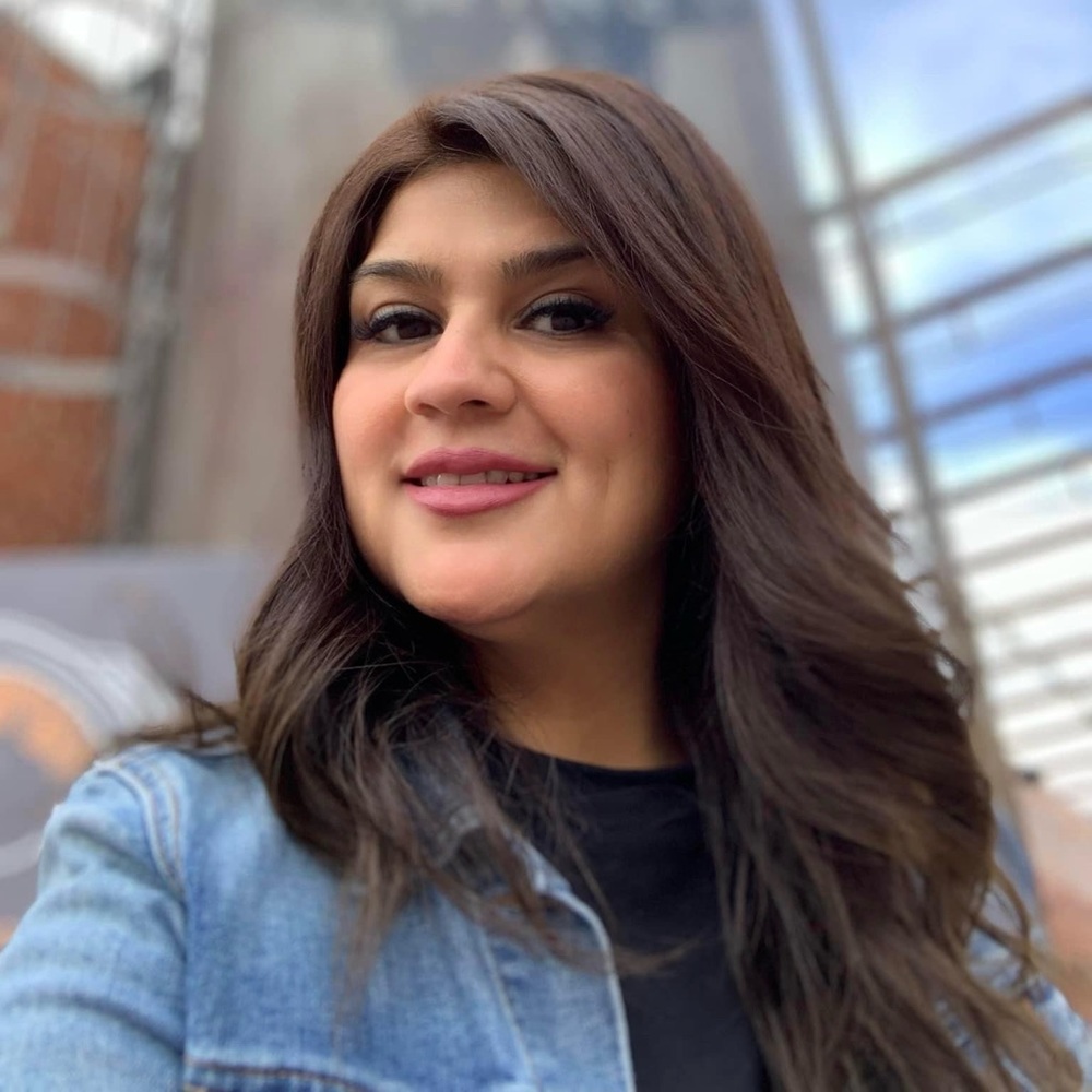 Meet your Posher, Pily